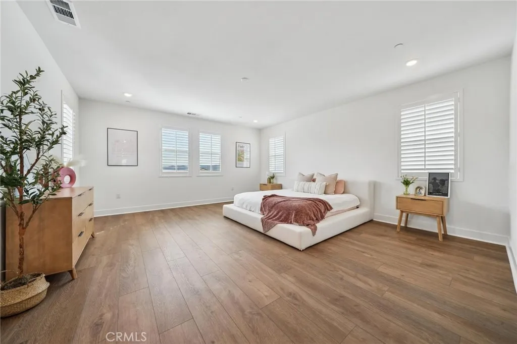24408 Calle La Roca, Valencia, California 91354 home-pic-18