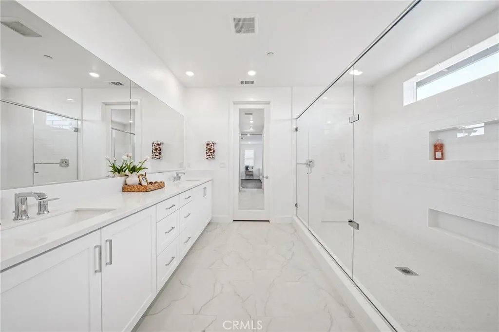 24408 Calle La Roca, Valencia, California 91354 home-pic-22