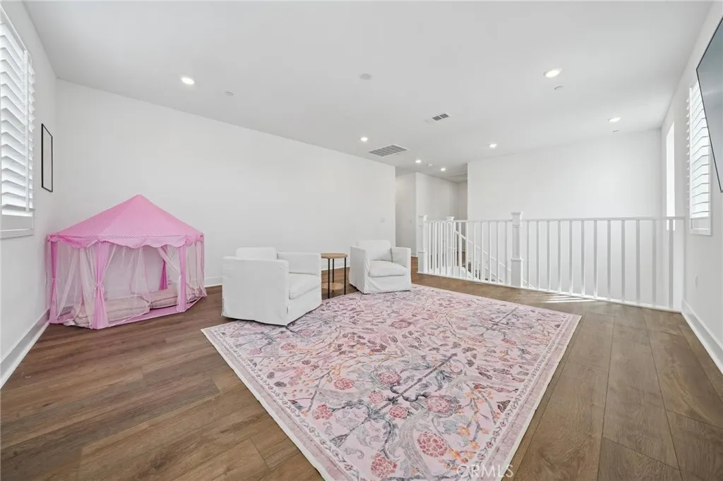 24408 Calle La Roca, Valencia, California 91354 home-pic-17