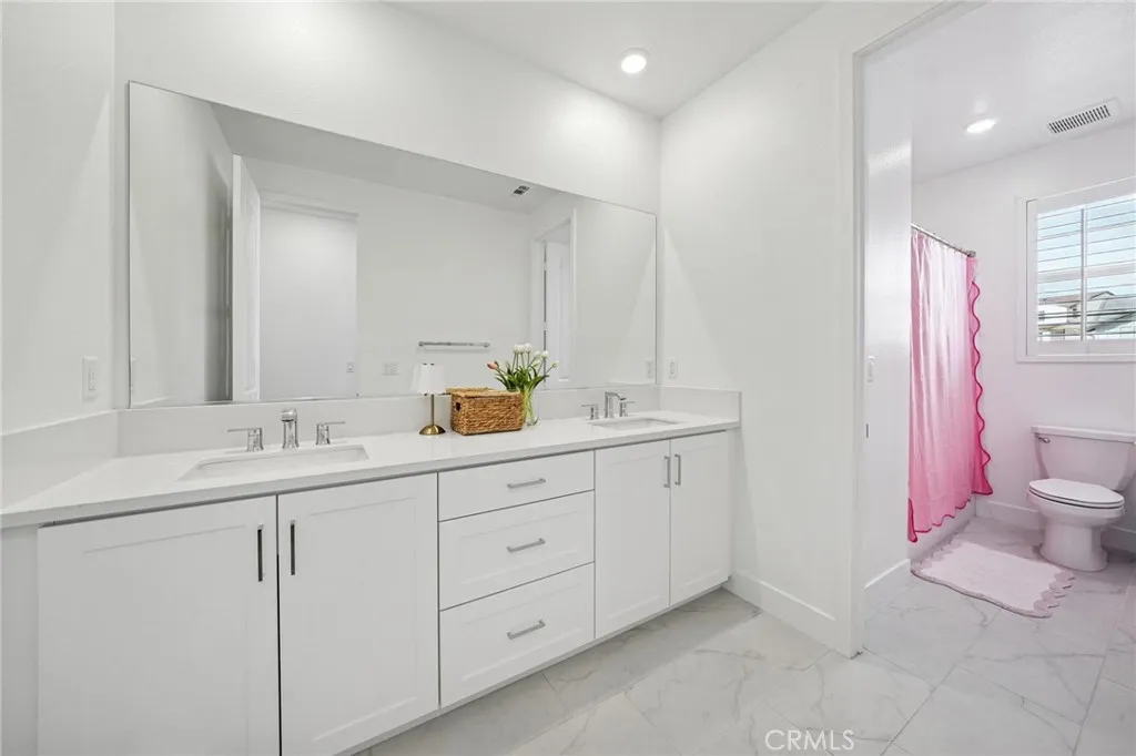 24408 Calle La Roca, Valencia, California 91354 home-pic-31