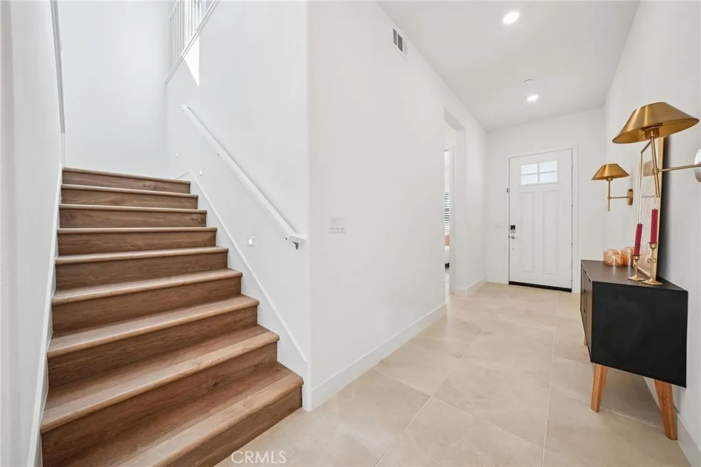 24408 Calle La Roca, Valencia, California 91354 home-pic-2
