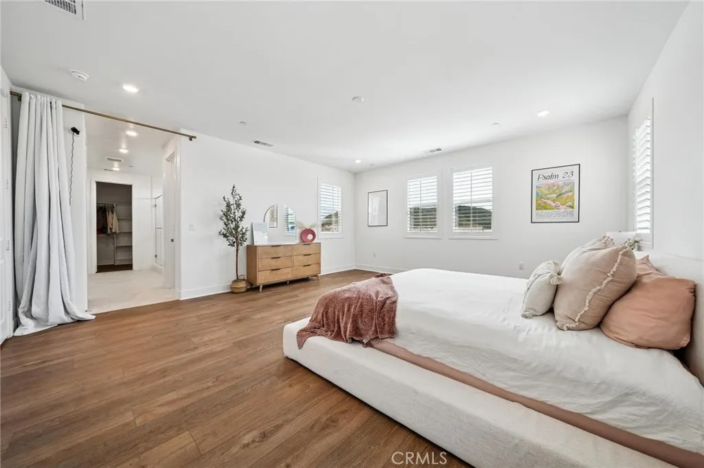 24408 Calle La Roca, Valencia, California 91354 home-pic-20