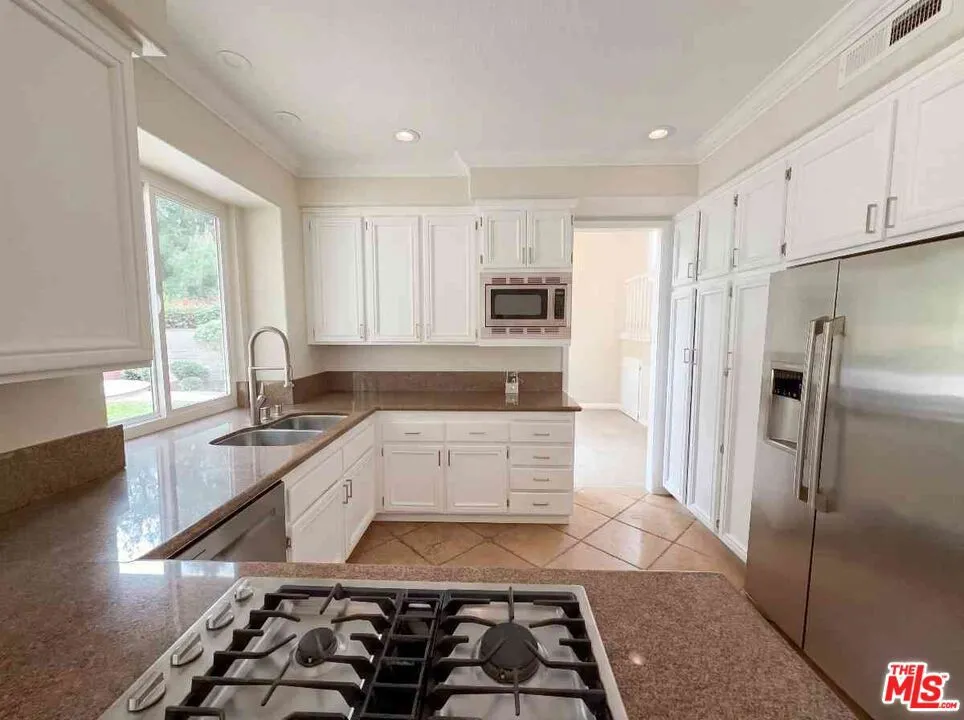 3810 San Antonio Road, Yorba Linda, California 92886 home-pic-2