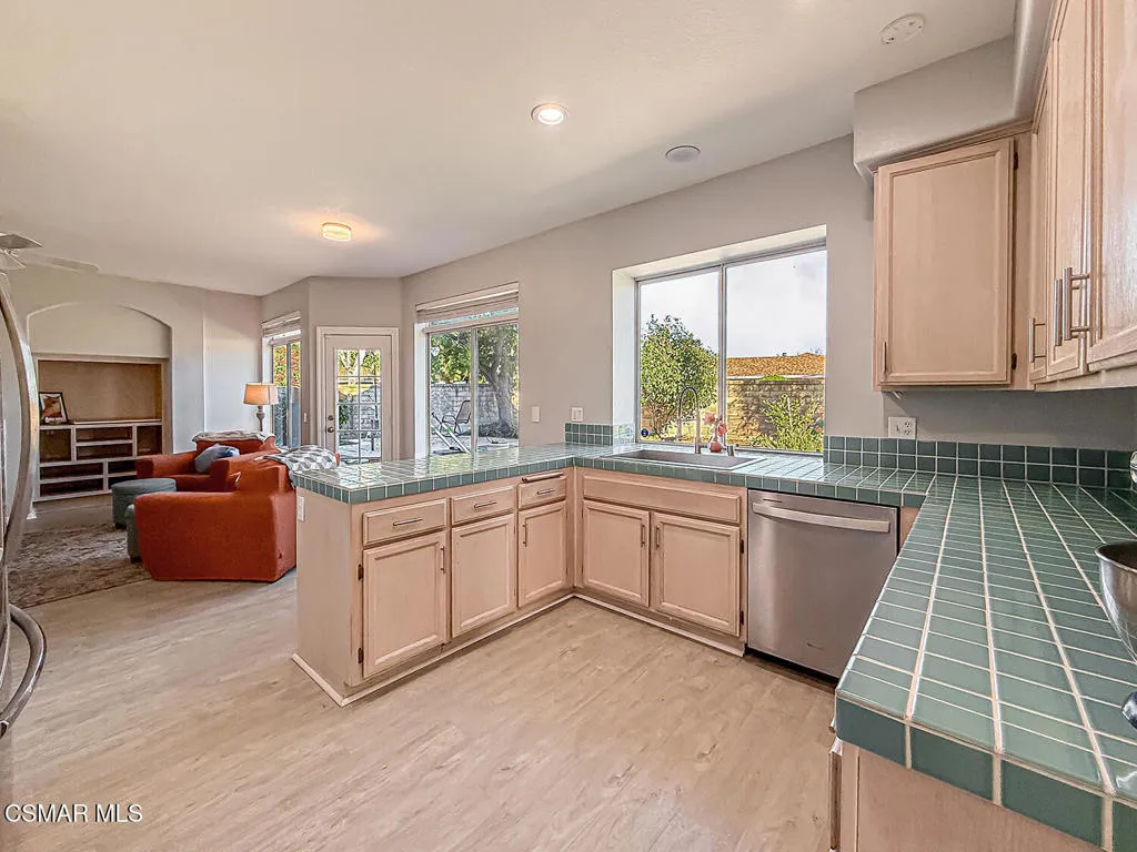 1106 Mockingbird Lane, Fillmore, California 93015 home-pic-9