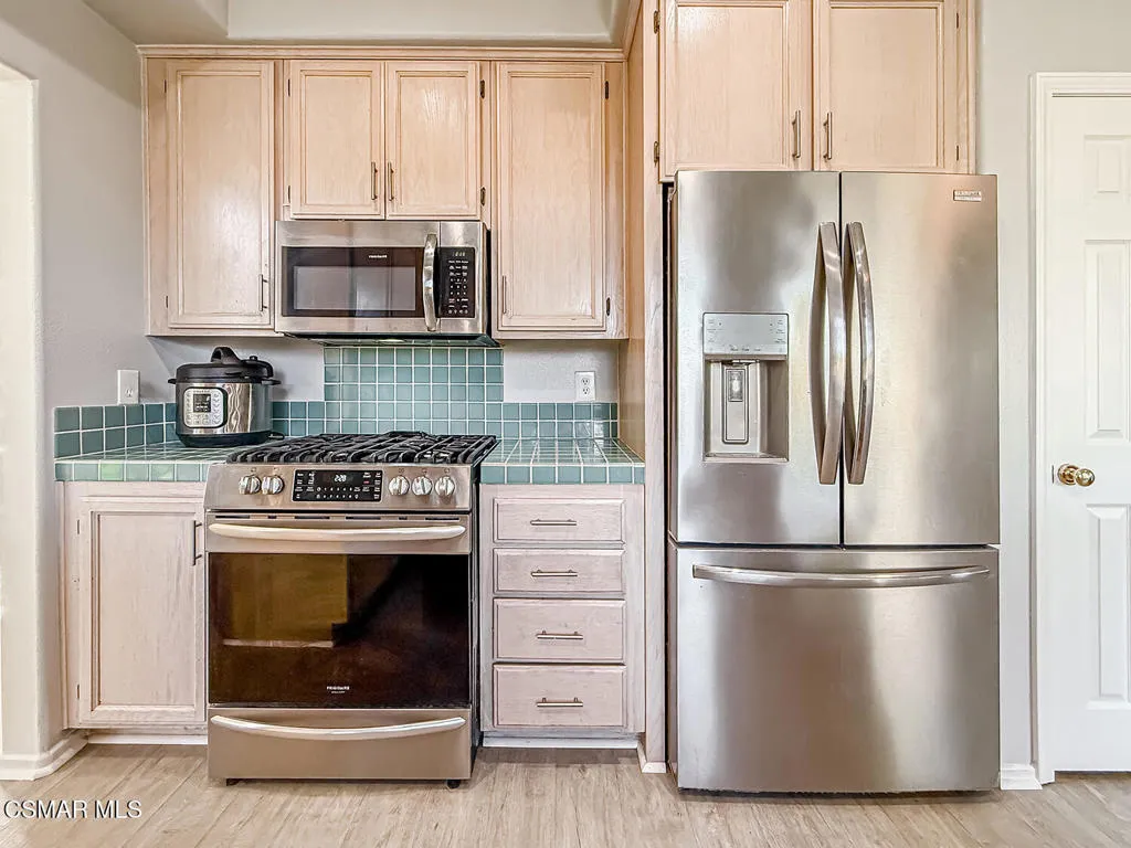 1106 Mockingbird Lane, Fillmore, California 93015 home-pic-8