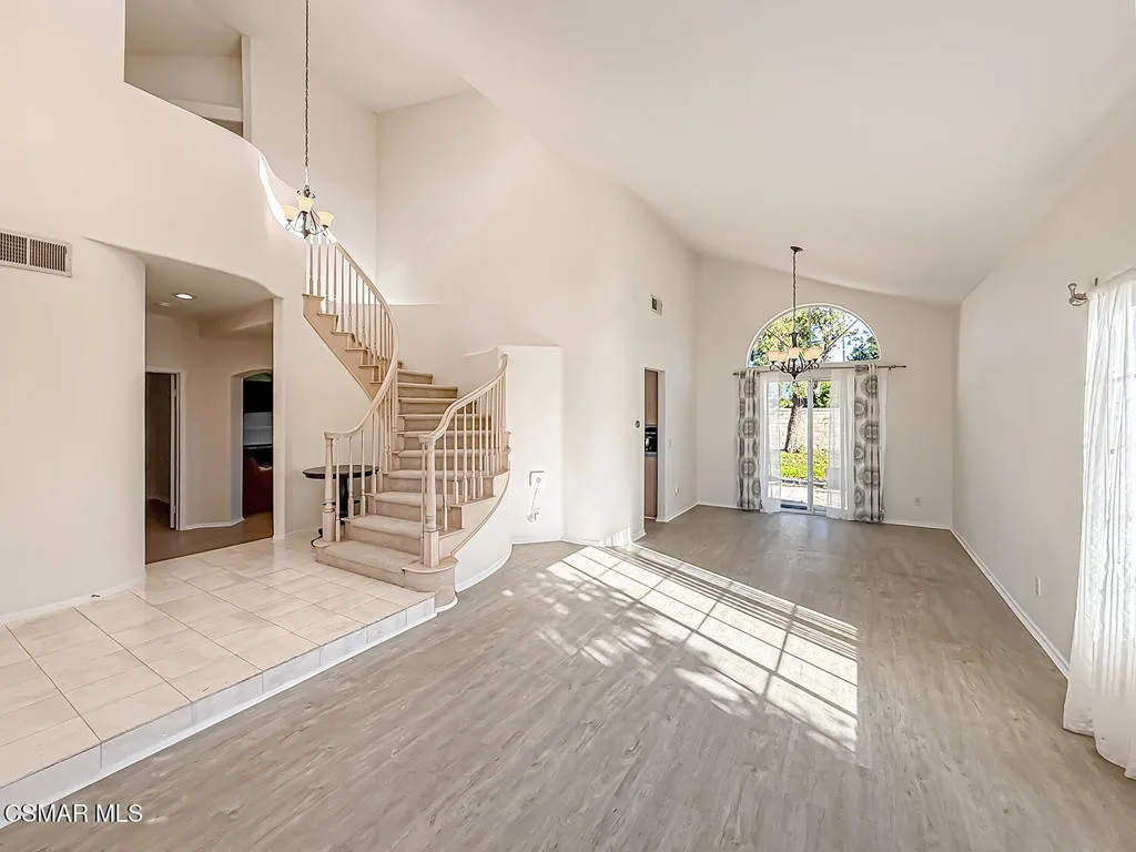1106 Mockingbird Lane, Fillmore, California 93015 home-pic-2