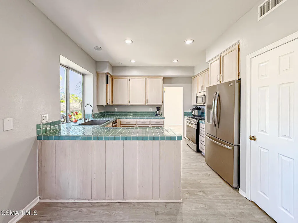 1106 Mockingbird Lane, Fillmore, California 93015 home-pic-7