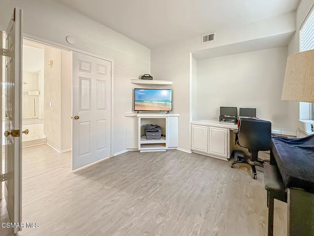 1106 Mockingbird Lane, Fillmore, California 93015 home-pic-15