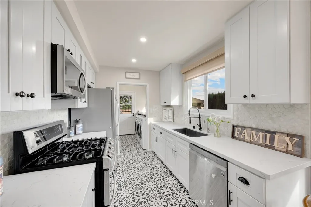 1112 Riedel Avenue, Fullerton, California 92831 home-pic-7