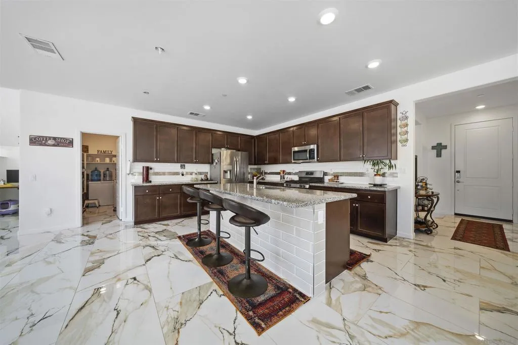 29835 Gypsy Vanner Way, Menifee, California 92584 home-pic-9