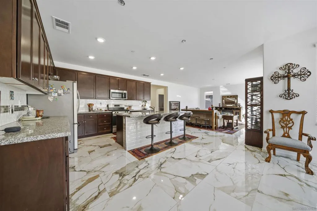 29835 Gypsy Vanner Way, Menifee, California 92584 home-pic-10