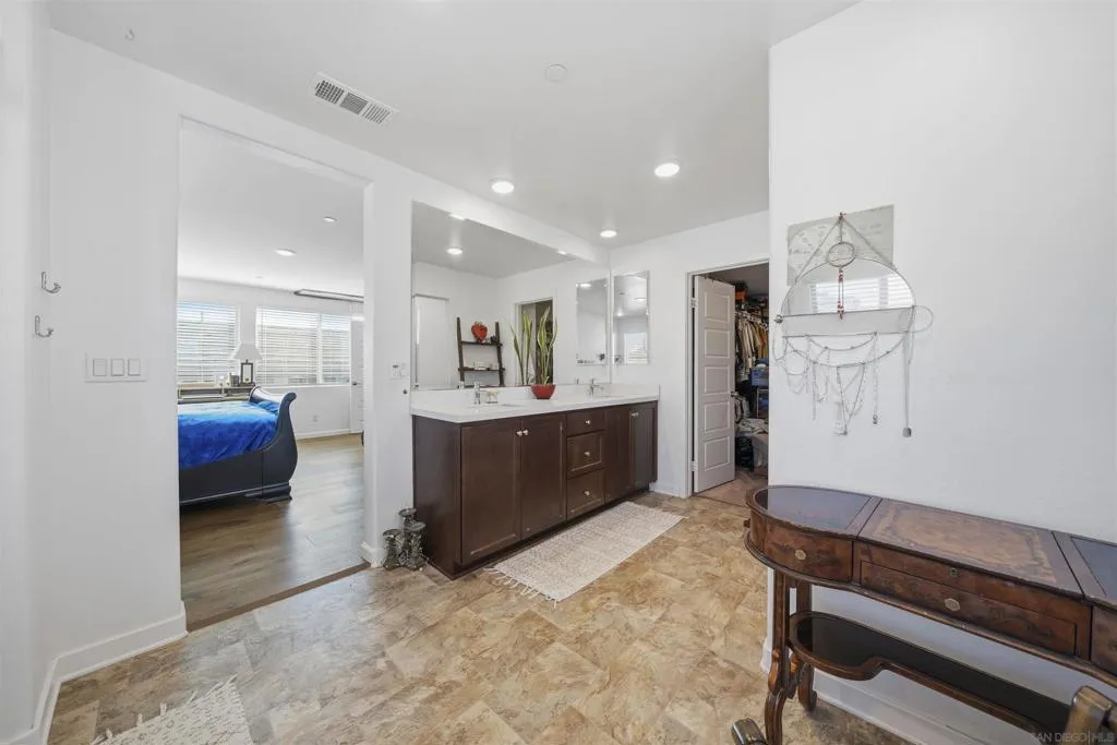 29835 Gypsy Vanner Way, Menifee, California 92584 home-pic-25
