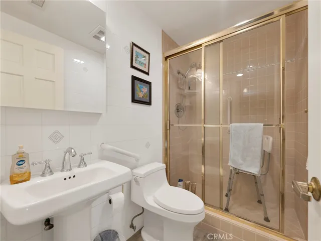 Hall bathroom upstairs