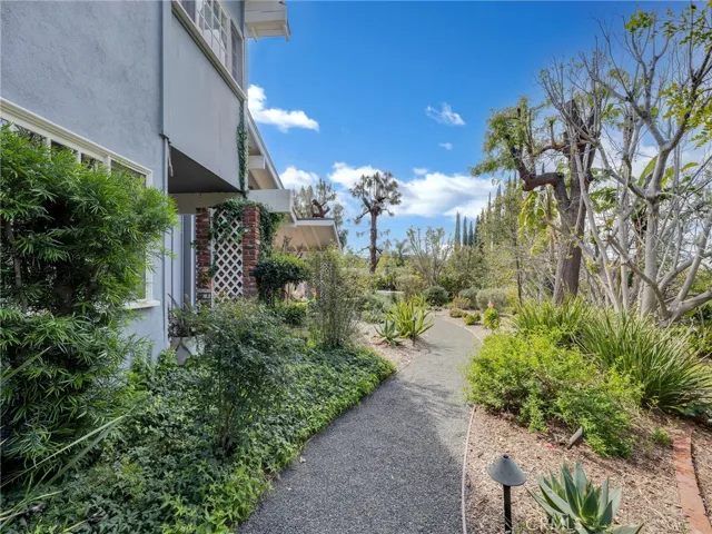 4524 Deanwood, Woodland Hills, California 91364