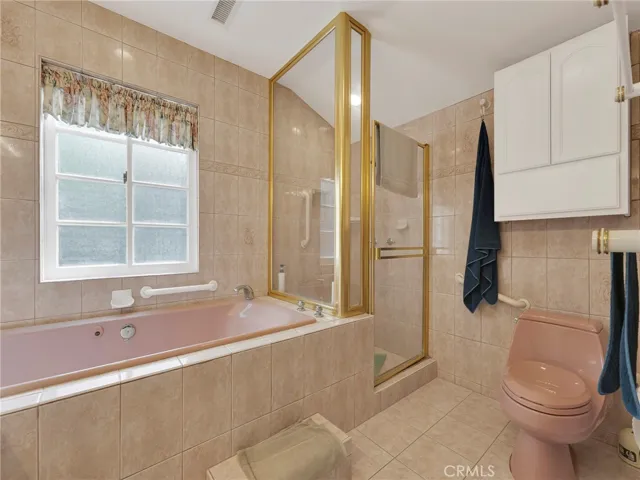 Primary bath tub