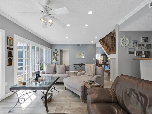 4524 Deanwood, Woodland Hills, California 91364
