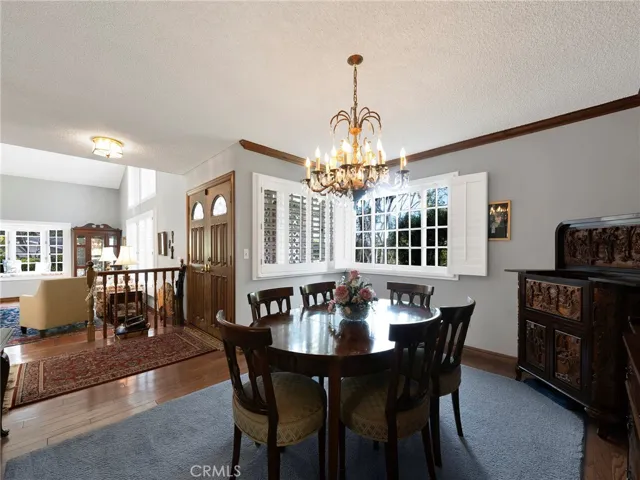 Formal dining off the entry living room adjacent