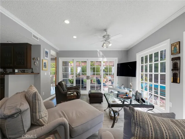 4524 Deanwood, Woodland Hills, California 91364