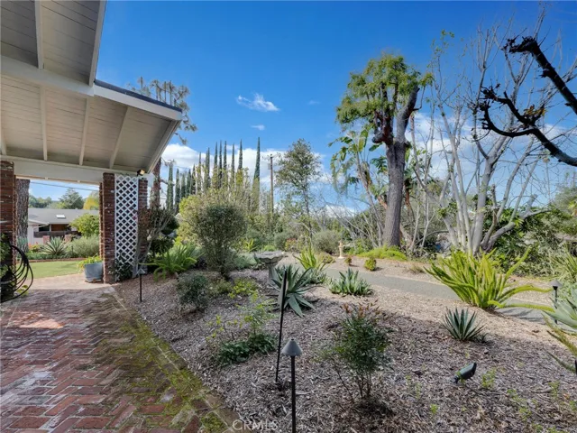 Landscaped side yard