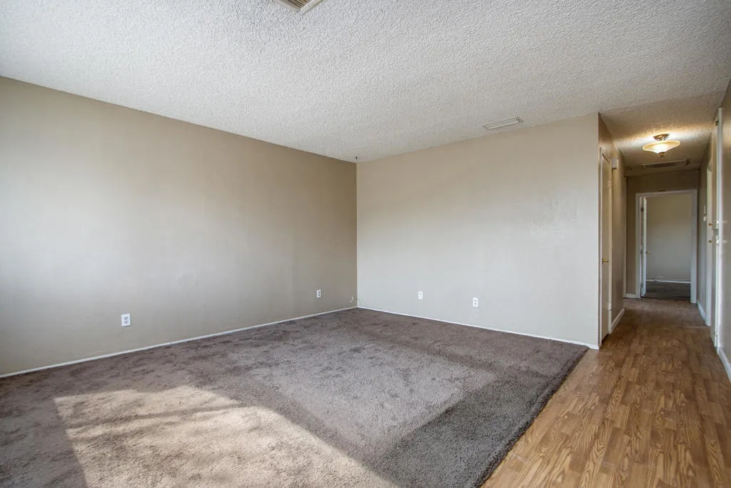 7120 Cholla Avenue, Yucca Valley, California 92284 home-pic-3