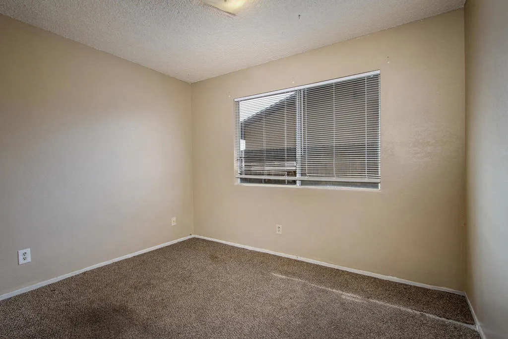 7120 Cholla Avenue, Yucca Valley, California 92284 home-pic-15