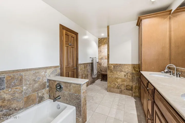 43-web-or-mls-6555-martinique-dr