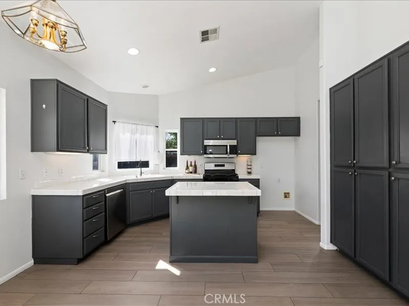 874 Kalpesh Drive, San Jacinto, California 92583 home-pic-13