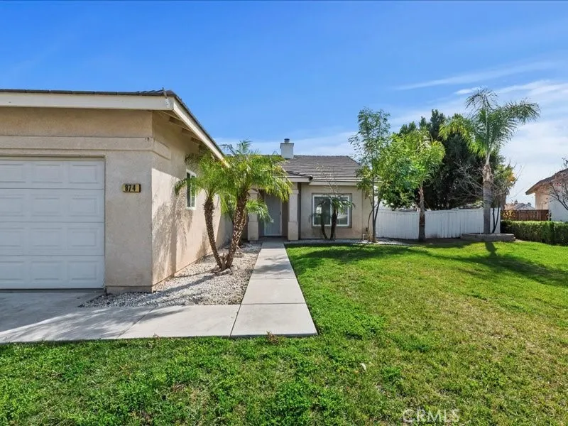 874 Kalpesh Drive, San Jacinto, California 92583 home-pic-4