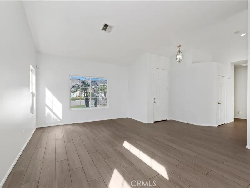 874 Kalpesh Drive, San Jacinto, California 92583 home-pic-8