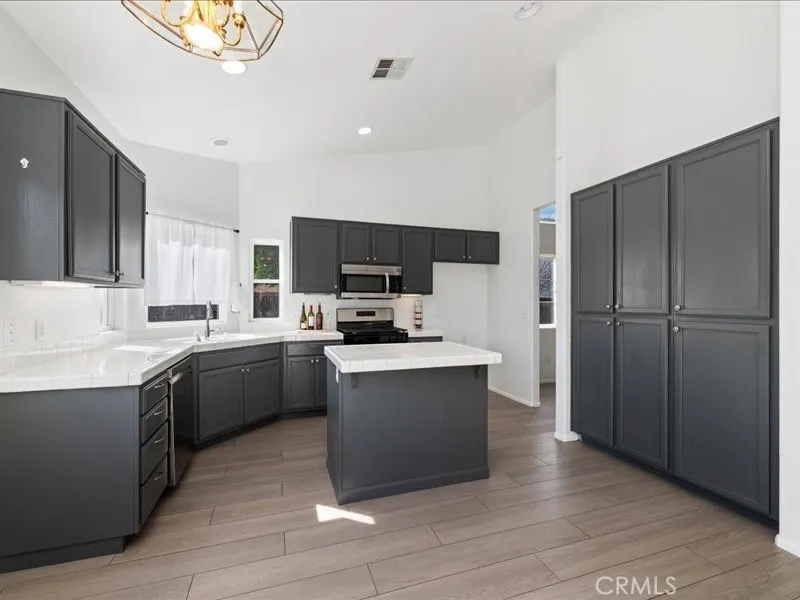 874 Kalpesh Drive, San Jacinto, California 92583 home-pic-14