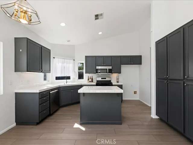 874 Kalpesh Drive, San Jacinto, California 92583