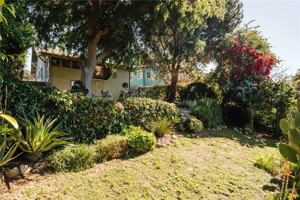 452 Holland Avenue, Los Angeles, California 90042 home-pic-39