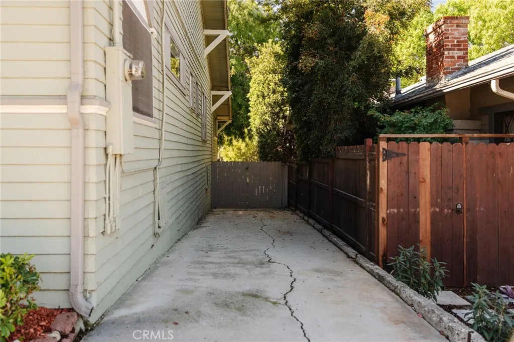 452 Holland Avenue, Los Angeles, California 90042 home-pic-52
