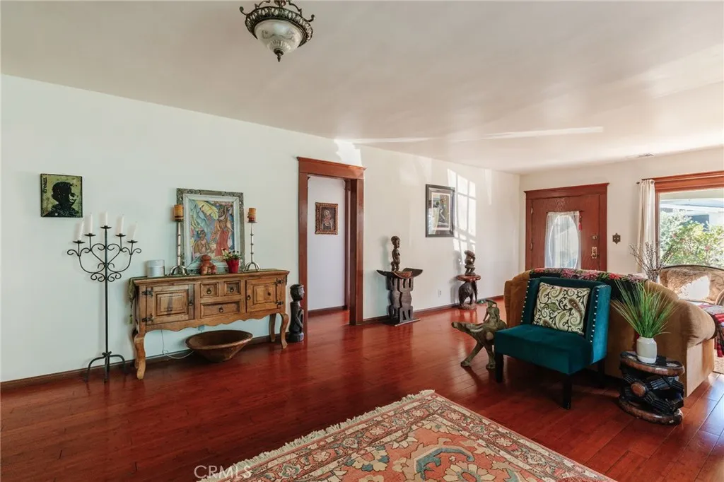 452 Holland Avenue, Los Angeles, California 90042 home-pic-11