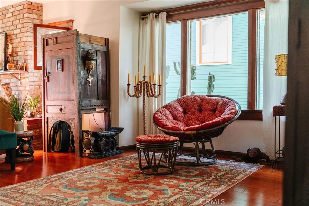 452 Holland Avenue, Los Angeles, California 90042 home-pic-10