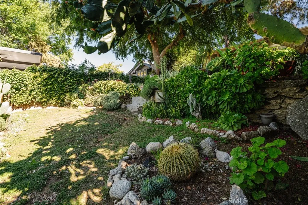 452 Holland Avenue, Los Angeles, California 90042 home-pic-42