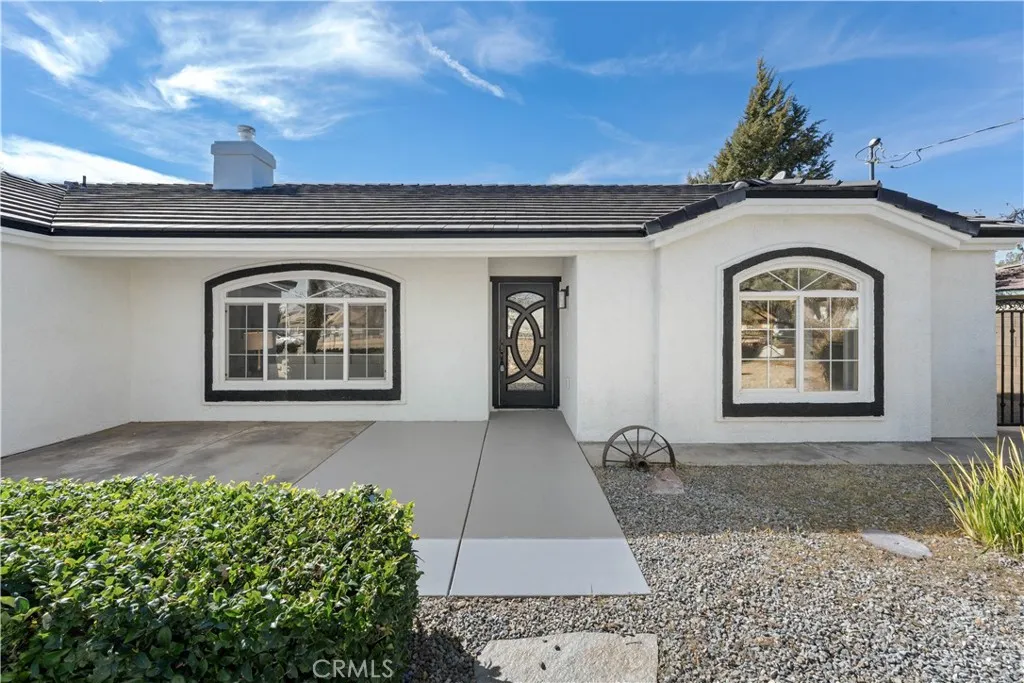 7090 Kenyon Avenue, Hesperia, California 92345 home-pic-1