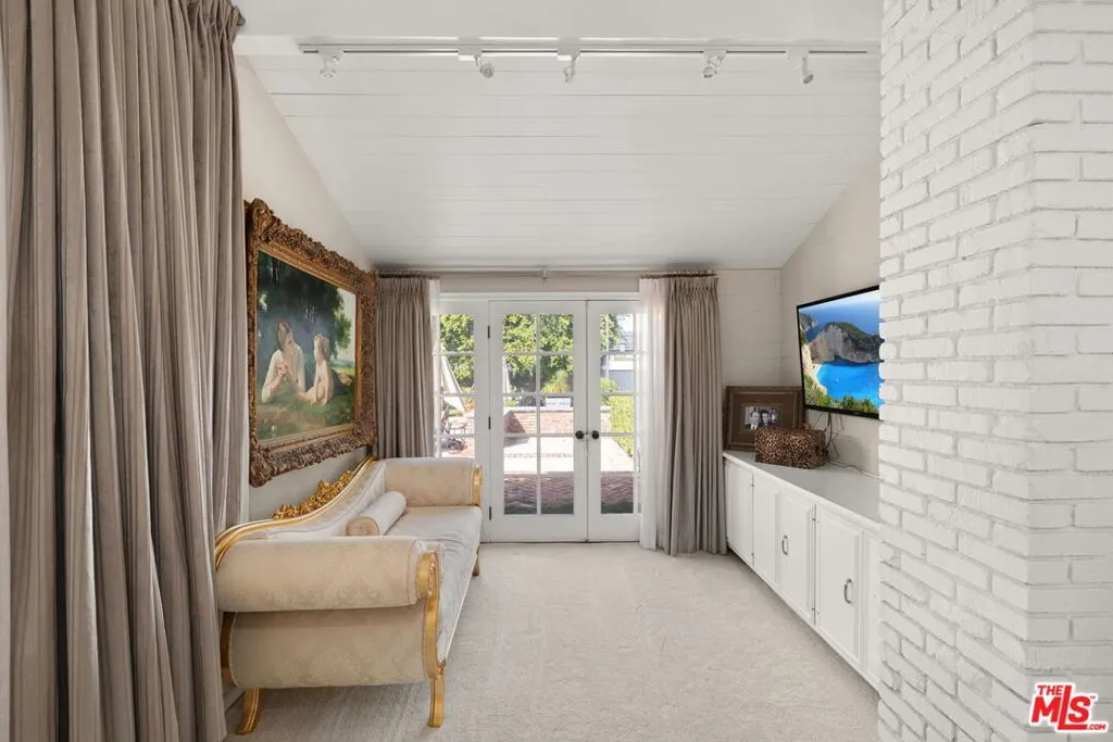 17437 Tarzana Street, Encino, California 91316 home-pic-23