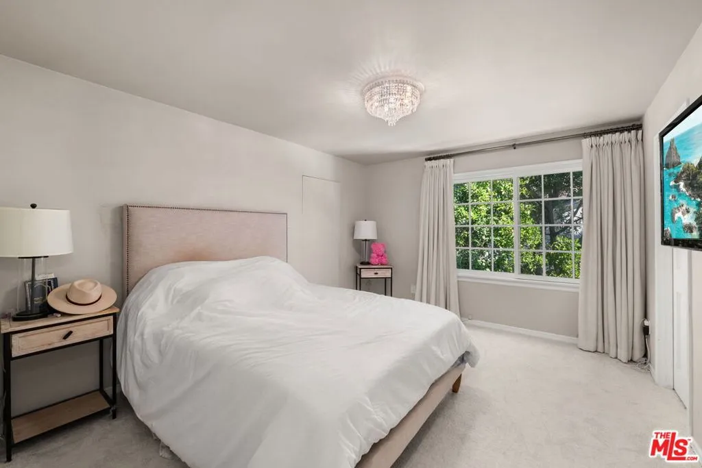 17437 Tarzana Street, Encino, California 91316 home-pic-43