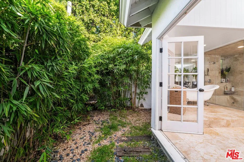 17437 Tarzana Street, Encino, California 91316 home-pic-28