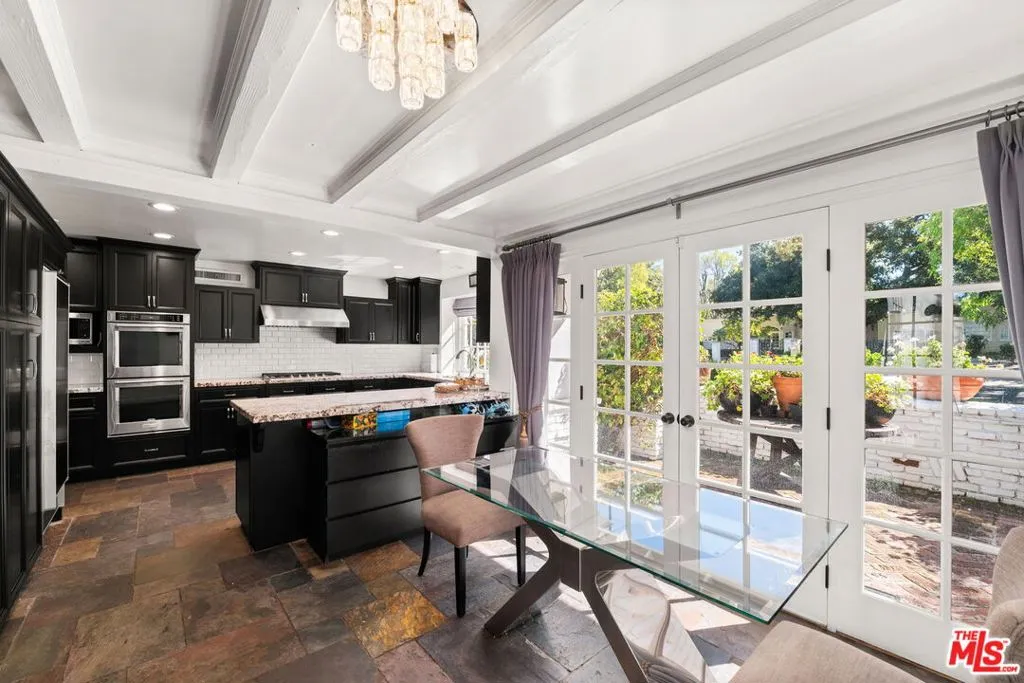 17437 Tarzana Street, Encino, California 91316 home-pic-19