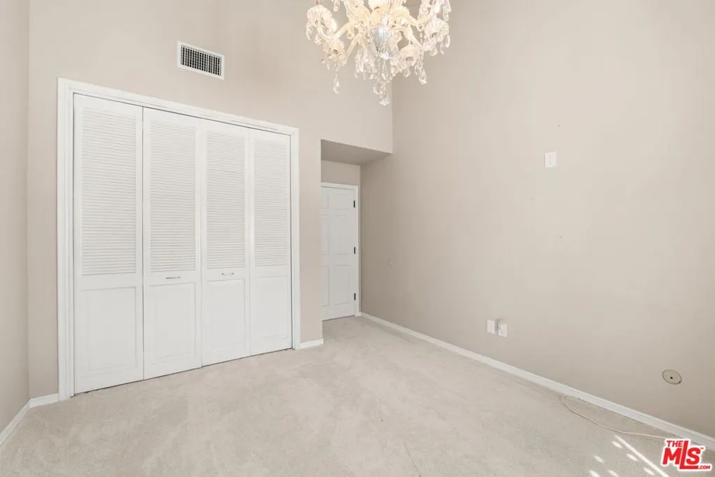17437 Tarzana Street, Encino, California 91316 home-pic-37