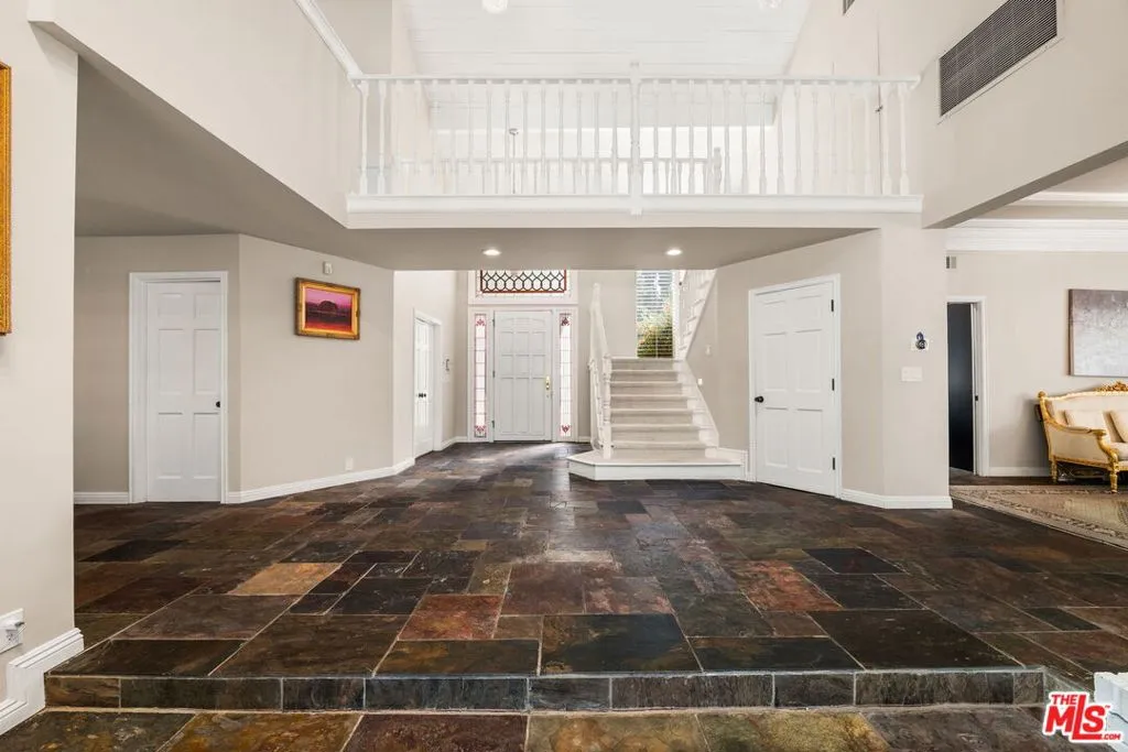17437 Tarzana Street, Encino, California 91316 home-pic-6