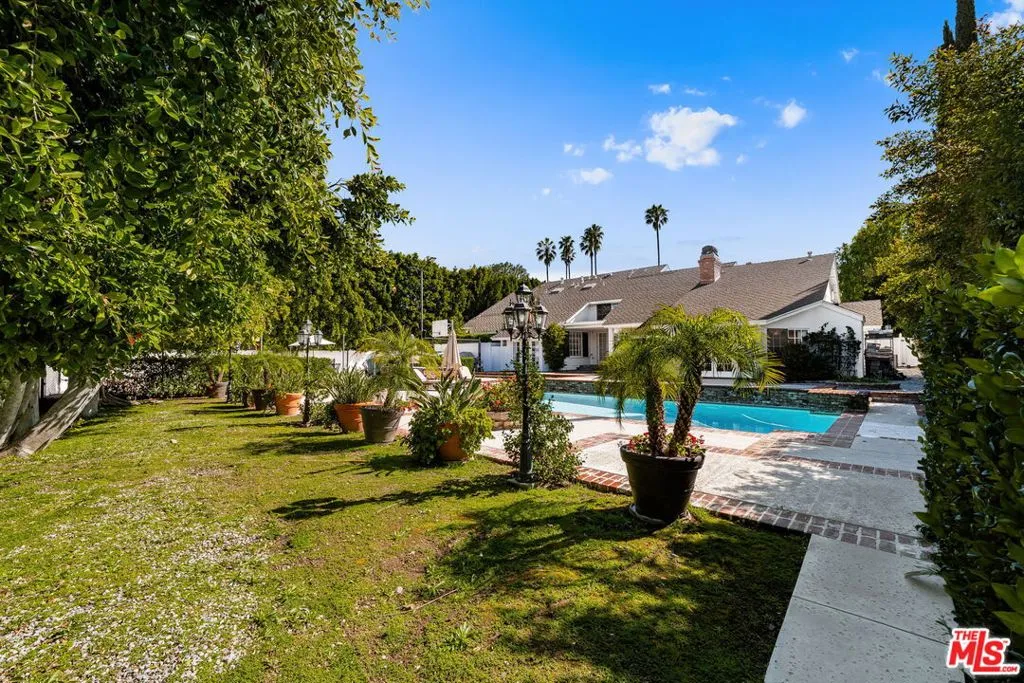 17437 Tarzana Street, Encino, California 91316 home-pic-47