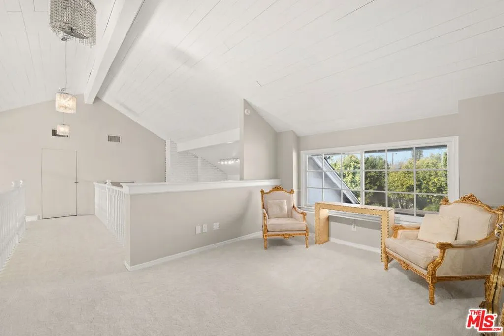 17437 Tarzana Street, Encino, California 91316 home-pic-35
