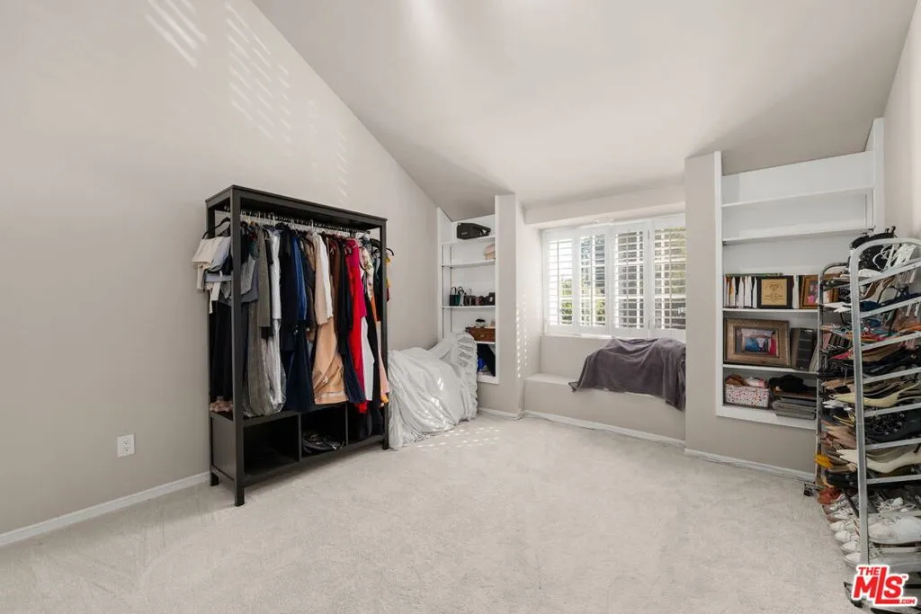 17437 Tarzana Street, Encino, California 91316 home-pic-41