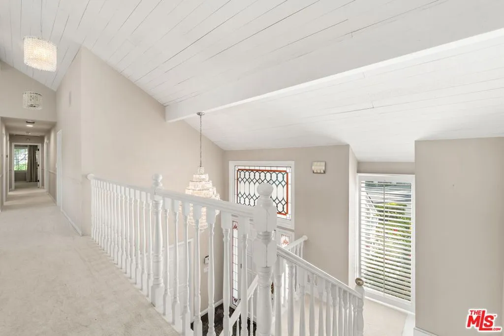 17437 Tarzana Street, Encino, California 91316 home-pic-33