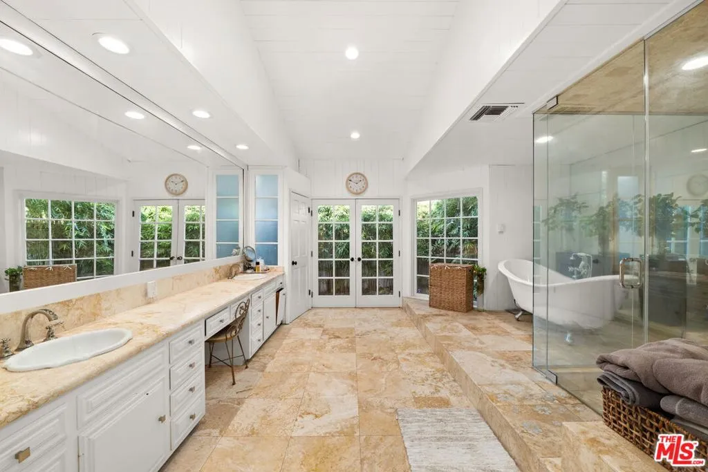17437 Tarzana Street, Encino, California 91316 home-pic-26