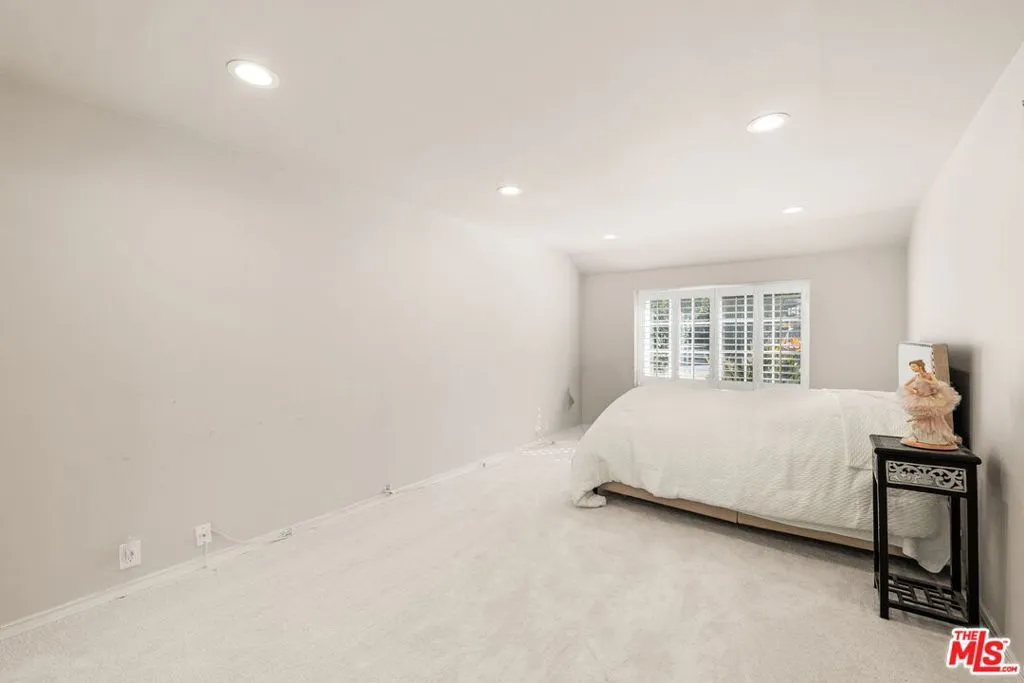 17437 Tarzana Street, Encino, California 91316 home-pic-29