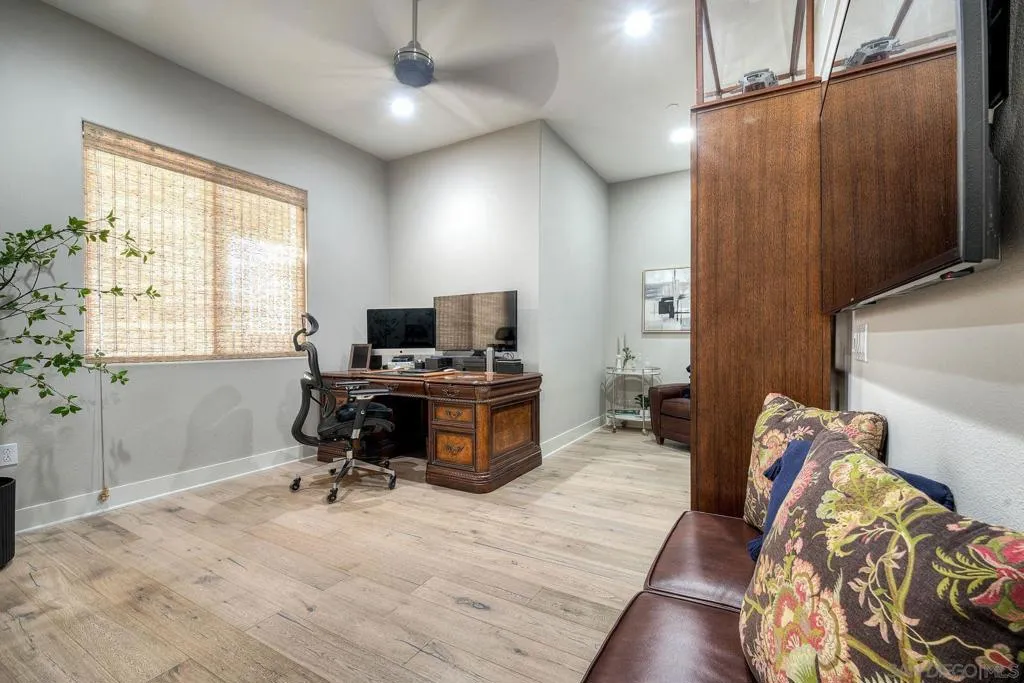 2820 Carleton St 16, San Diego, California 92106 home-pic-41